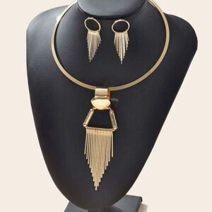 FASHION earring and necklace set